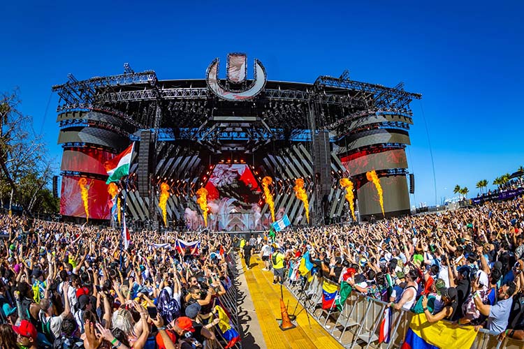 ispaudiolight's tweet photo. 🟢#Elation, #TheActivity y #TAG proporcionaron una producción impresionante en el #UltraMusicFestival2023
🟢Impresionante presentación visual con la ayuda de la #iluminación con clasificación #IP de Elation.
@ElationPro
@ElationPro_EU
@ultra
🔗https://t.co/n1jTCZTwIt https://t.co/3dGerfSZOL
