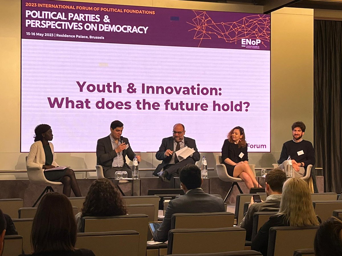 jonmoskovic's tweet photo. Et si la participation des jeunes à travers l'innovation démocratique n'était pas synonyme de l'utilisation accrue des réseau sociaux, mais plutôt d'une réelle délibération physique dont l'inclusion est le fil conducteur ? C'est le message que j'ai transmis à #ENoPforum ce matin. https://t.co/xiuaQXDJjU