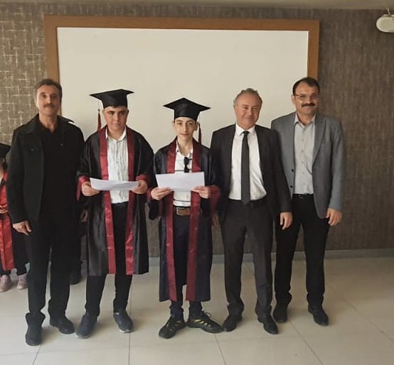 Bafra_Ram's tweet photo. 10-16 Mayıs Engelliler Haftası kapsamında Bafra ilçesindeki Özel Eğitim Sınıflarının etkinlik ve mezuniyet programında öğrenci öğretmen ve velilerimizle birlikteydik. 

@osmancakir60 @MOgretmen55 @mehmetalikatip1 @muratagar60 @bafra_mem https://t.co/zFZ6vyVktl