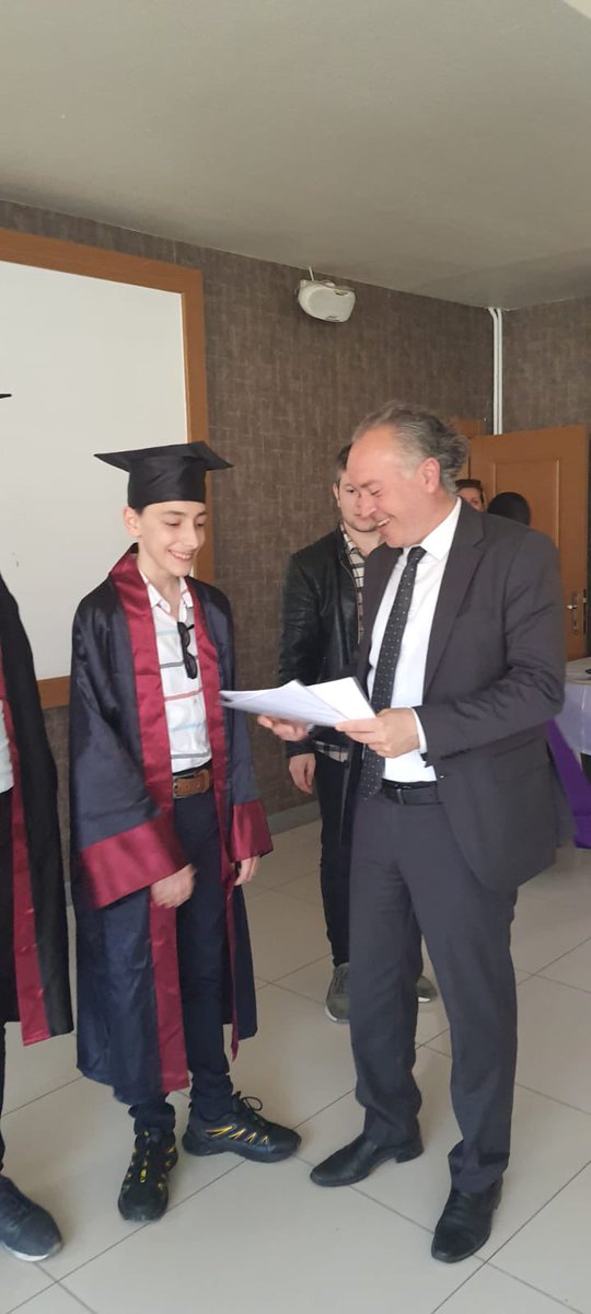 Bafra_Ram's tweet photo. 10-16 Mayıs Engelliler Haftası kapsamında Bafra ilçesindeki Özel Eğitim Sınıflarının etkinlik ve mezuniyet programında öğrenci öğretmen ve velilerimizle birlikteydik. 

@osmancakir60 @MOgretmen55 @mehmetalikatip1 @muratagar60 @bafra_mem https://t.co/zFZ6vyVktl