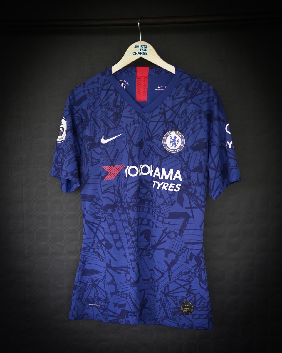 𝙒𝙞𝙣 𝙖 𝙢𝙖𝙩𝙘𝙝 𝙬𝙤𝙧𝙣 𝙖𝙣𝙙 𝙨𝙞𝙜𝙣𝙚𝙙 𝘼𝙣𝙙𝙧𝙚𝙖𝙨 𝘾𝙝𝙧𝙞𝙨𝙩𝙚𝙣𝙨𝙚𝙣 𝙨𝙝𝙞𝙧𝙩 🔵✍🏼
Support an amazing cause which helps Ugandan children to a better future - and get the chance to win this Chelsea home shirt from 19/20 with Christensen #4 💙 

Buy/donate and