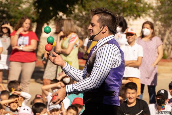 elsolCEX's tweet photo. 🔴DIRECTO | ¡Nos asomamos a una nueva edición de #Extremagia! Se celebra del 5 al 10 de junio en Don Benito. ¿Quieres saber qué trae este año?
Aquí te lo contamos 👇
https://t.co/8HUQMZJt8R https://t.co/yleQHNsCt1