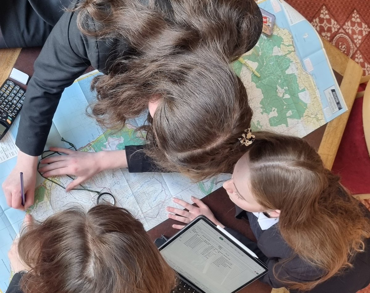 MoreLibrary's tweet image. Lovely to see our students using the library as a collaborative space - it is a great place for planning a Duke of Edinburgh expedition! #dofe #libraryspace #stonyhurstcollege #collaboration #Stonyhurst
