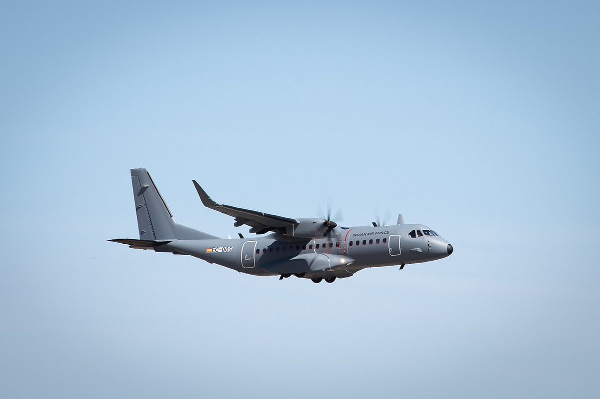 Spain_India's tweet photo. El primer @Airbus C295 fabricado en España 🇪🇸 para la @IAF_MCC 🇮🇳 realizó su vuelo inaugural

Los primeros 16 aviones del total de 5⃣6⃣ encargados se ensamblarán en las instalaciones de Airbus en Sevilla

https://t.co/qlmWi9iusI https://t.co/EdmqUUCyS1