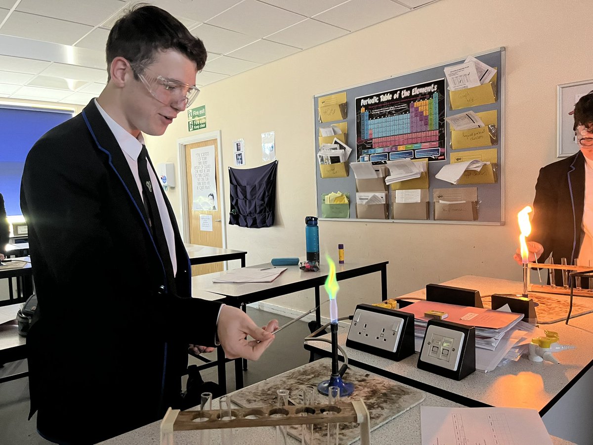 bbs_science's tweet photo. Year 10 triple chemists identifying ions with Mr B… 🧪⚛️ #ions #Chemistry #aqachemistry #flametests https://t.co/lr0R3PNjNl