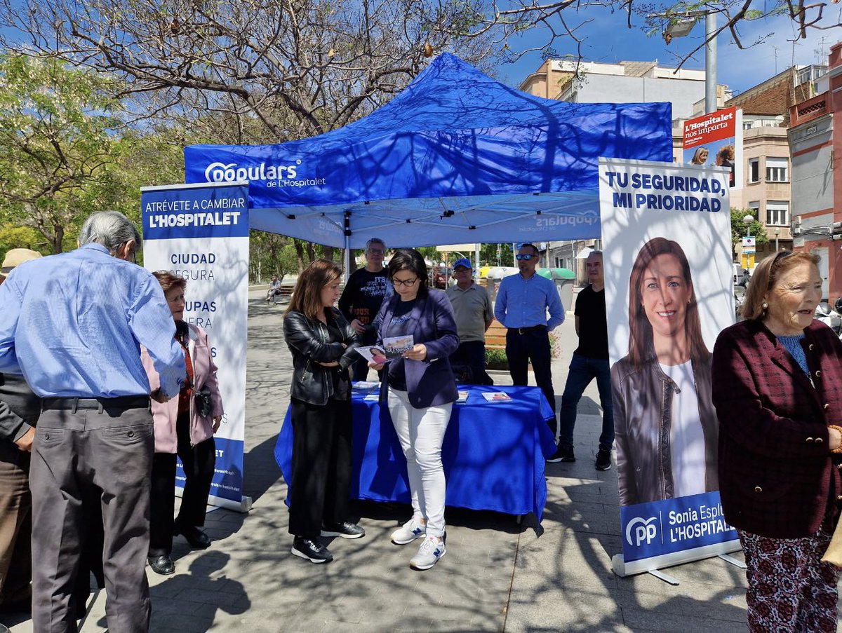 Hoy tenemos el honor de recibir en L’Hospitalet a nuestra Diputada en el Congreso <a href="/anadebande/">Ana Vázquez Blanco</a>  
En estos momentos visita Pubilla Cases y se reunirá con vecinos afectados por la okupación en nuestra ciudad.