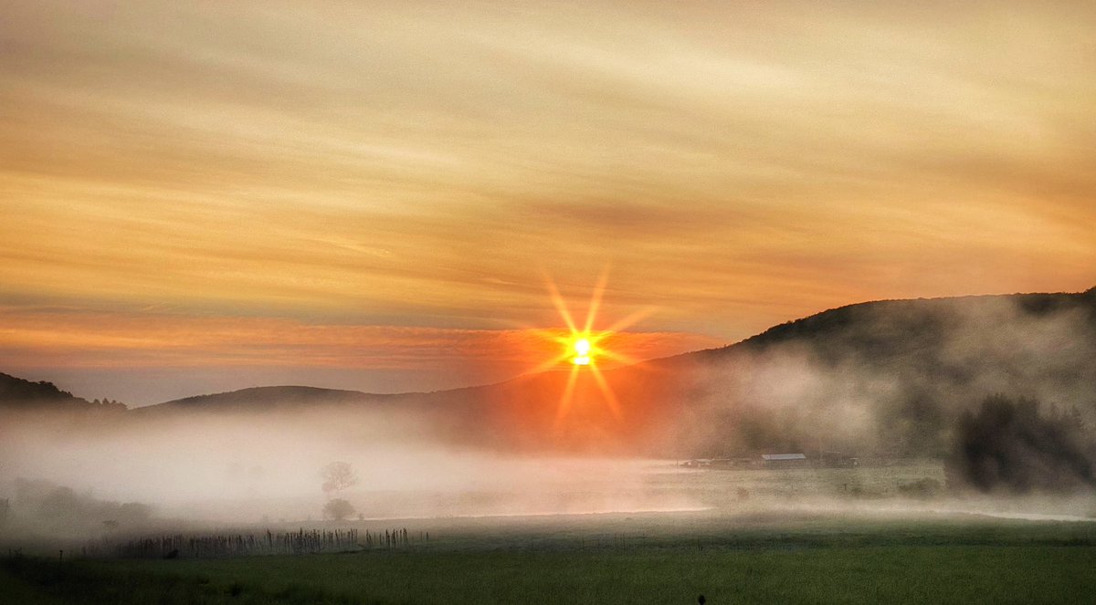 Good Beautiful Morning #photographylovers Going to be another busy day for me. Hope everyone is doing well! Share some of your beautiful captures if you would like! 🫶🏻 Like, Comment &amp; RT your faves. This was my drive to work this morning 😁 #beautifulmorning #landscape #sunrise