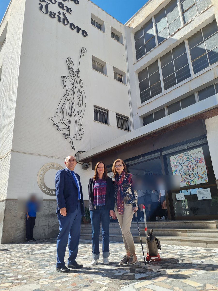 Visitando el  colegio San Isidoro de #Granada.
Me destacan el valor de la información constante a las #Familias sobre el desarrollo del proceso educativo, su evaluación y recuperación, a la hora de la colaboración y evitar las discrepancias.
¡Por la mejora de la #Educación !🔝