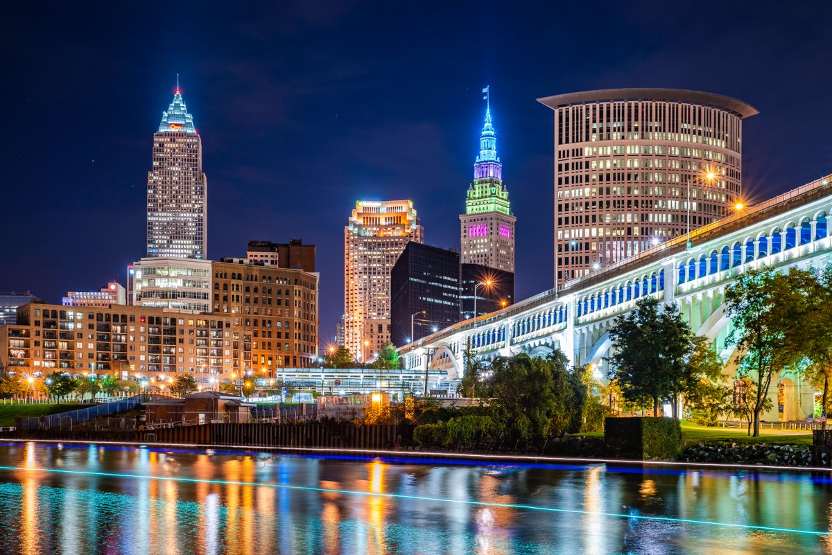 ✈️@AerLingus is celebrating a new direct service to Cleveland, Ohio from Dublin Airport To mark the occasion, we've 2 return flights to Cleveland to giveaway, with 4 nights’ accommodation & tix to the Rock & Roll Hall of Fame To Enter: FOLLOW & RT See: dublinairport.com/latest-news/20…