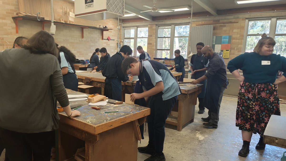 ScTASL's tweet photo. Curiosity &amp; Powerful Learning Instructional Rounds commenced by inviting our network schools to visit our classrooms to share practice, observe lessons and support improvements in teaching and learning @JamesMeehanHS
@HighIngleburn @LeumeahHigh https://t.co/yY4mzAQf8e