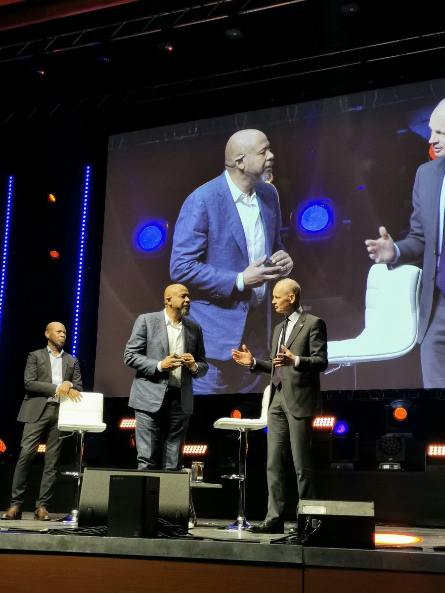 Congratulations to Forrest Whitaker, 2023 Postcode Hero, and to his amazing colleagues at the Whitaker Peace and Development Initiative. #PostcodeLotteryGala