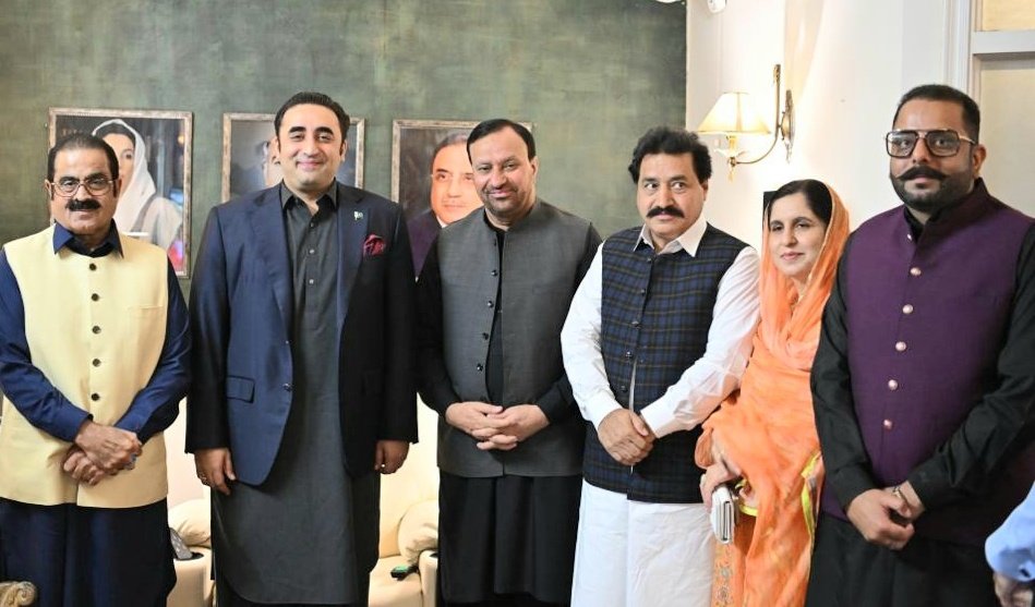 MianWaheed_AJK's tweet photo. چیئرمین پاکستان پیپلزپارٹی بلاول بھٹو زرداری صاحب کے ساتھ اسلام آباد میں اہم ملاقات کے بعد گروپ فوٹو https://t.co/bz64Ev69D0