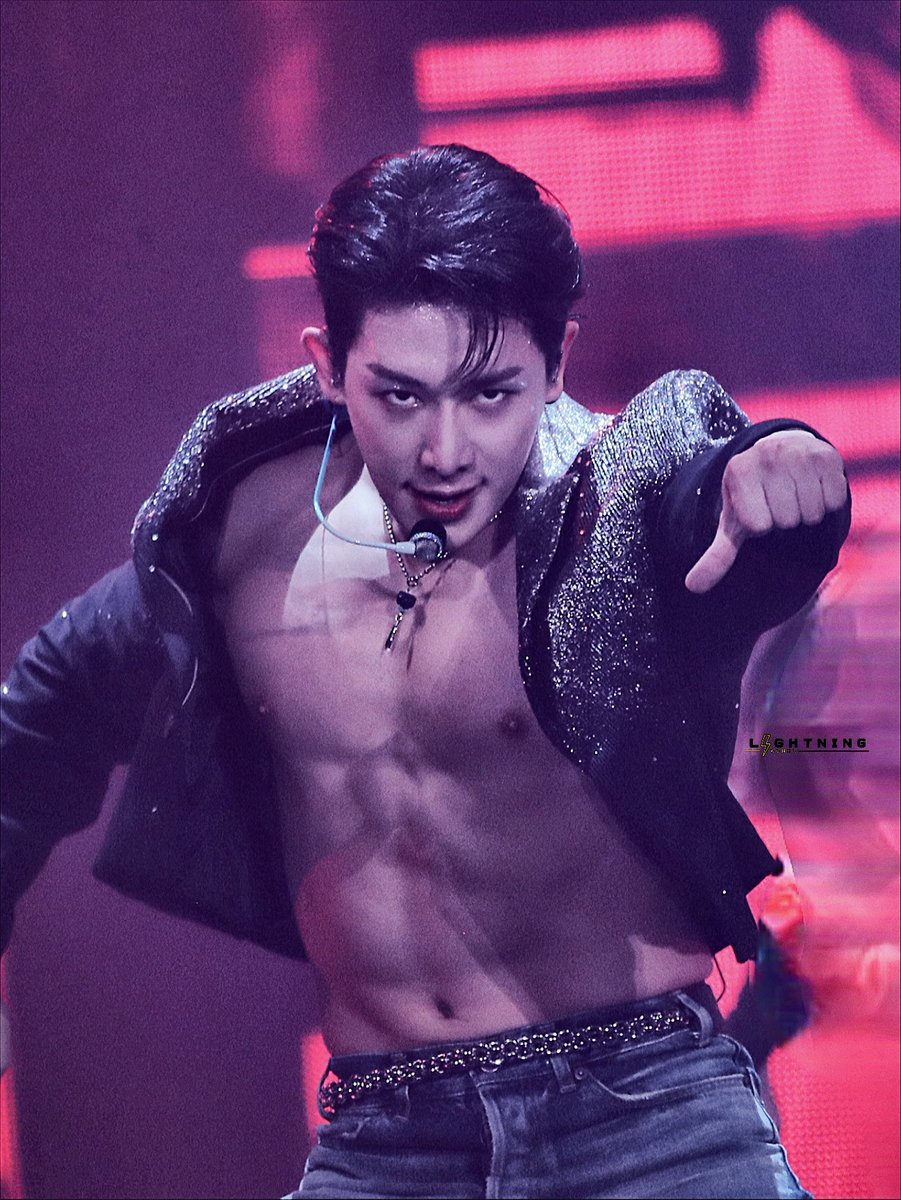 themalificent's tweet photo. wonho being the most intimidating idol in the industry

a thread; https://t.co/qF9Uj7hdBl