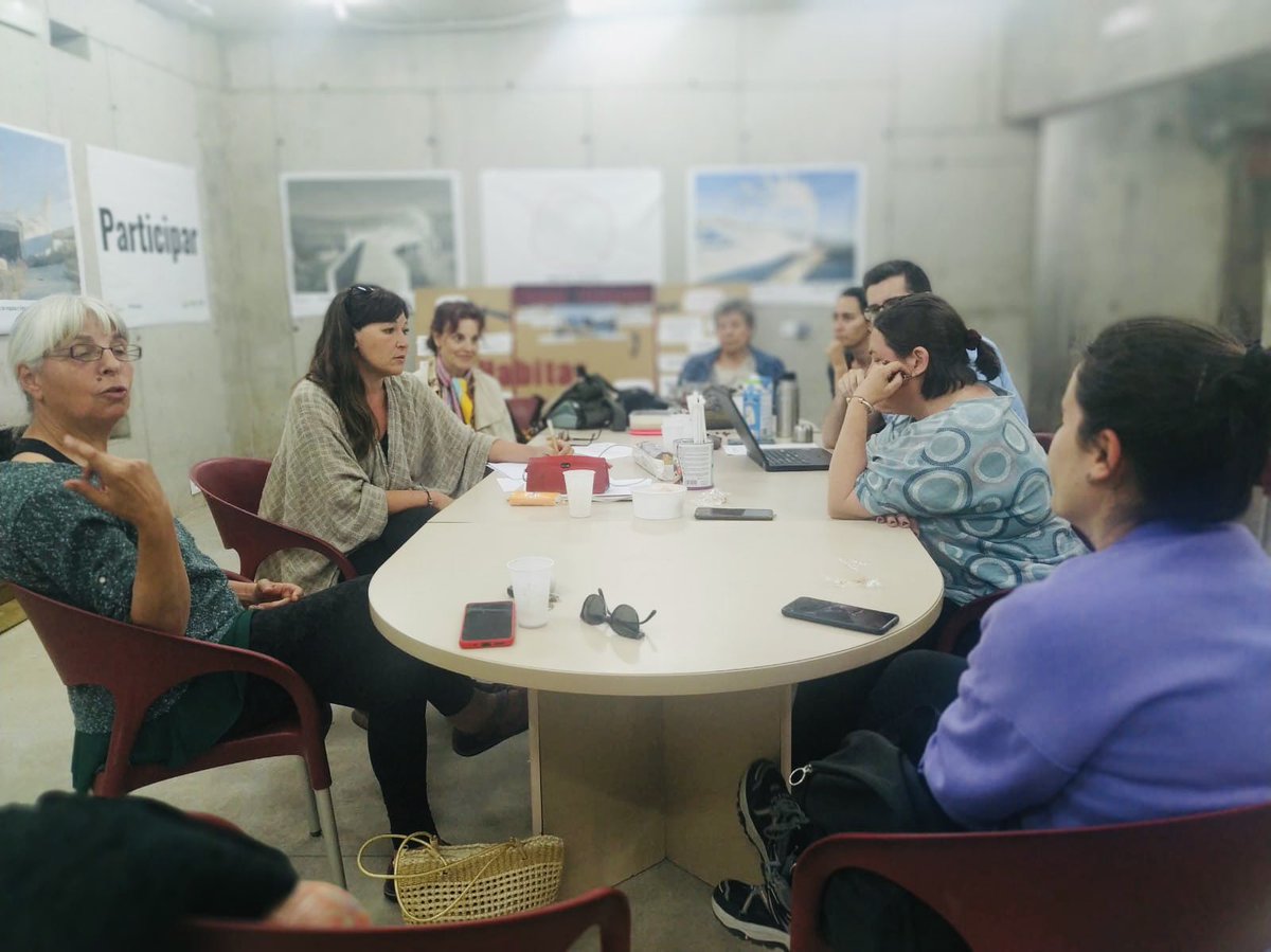 👥 El pasado 20 de abril tuvo lugar una nueva asamblea ciudadana, donde se produjo la constitución definitiva de la junta directiva de la futura asociación del Palacio.

📅 Hoy, 16 de mayo de 2023, la asociación ya está en el proceso de registro para que sea una realidad.