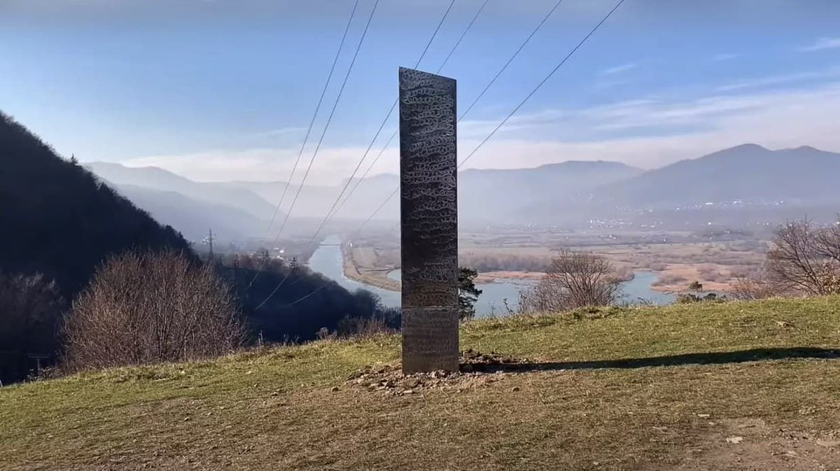 Now in Romania they have found a monolith similar to what was found earlier in the USA. If this is trolling - it's funny, if not, then we are already afraid of 2022 https://t.co/gnAsadQFtF