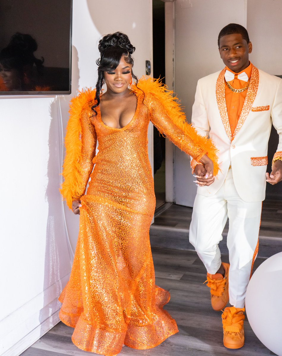 Jermarri_watson's tweet photo. Prom 2k23 🧡🤞🏾 #Hallofprom https://t.co/lHNWGw1y0q