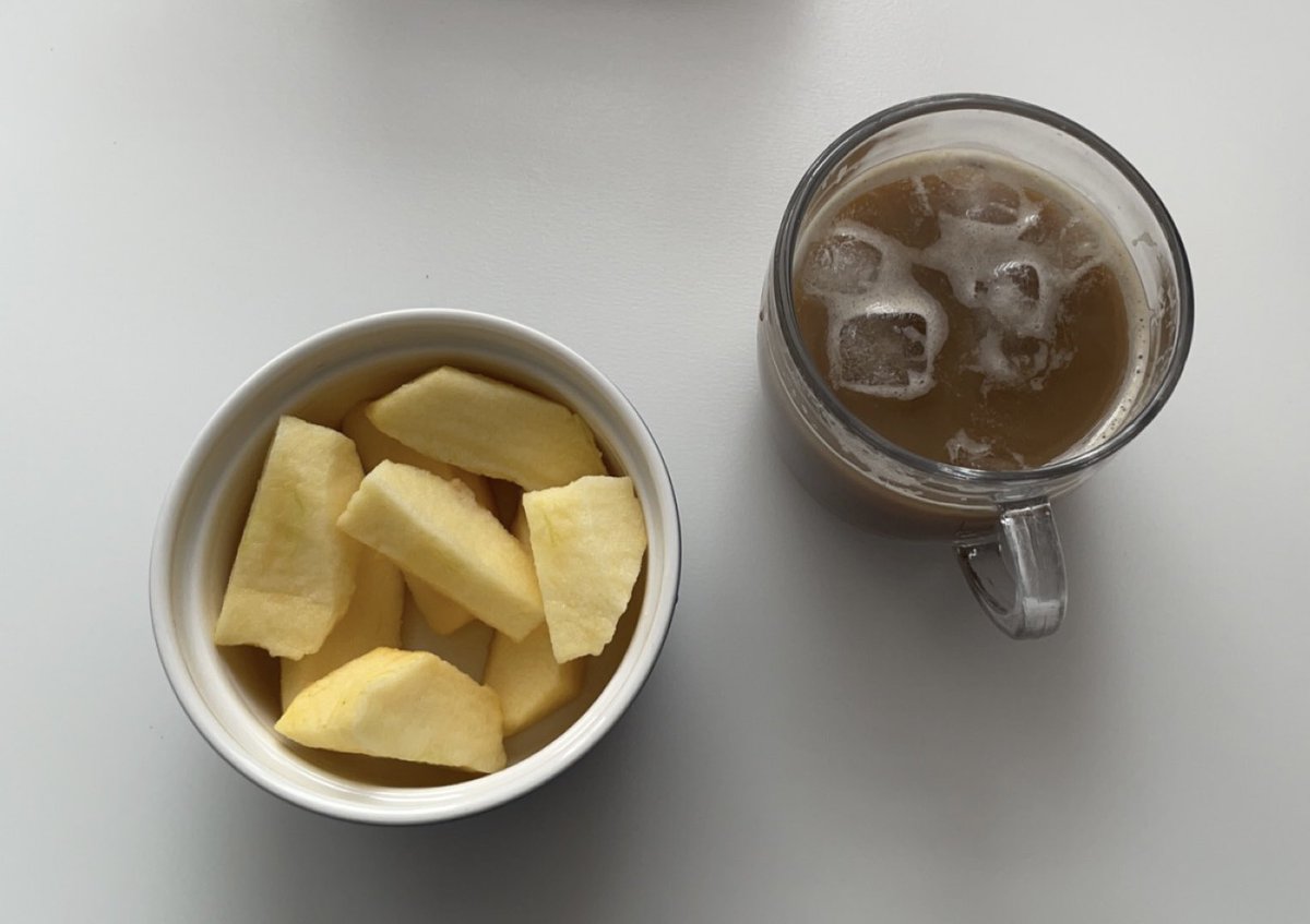 _farfalla_0's tweet photo. 🍎☕️ https://t.co/wqdNtcxBrL