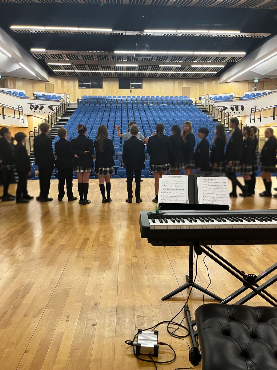 It's #mentalhealthawarenessweek ! Last week we ran wonderful sessions with Saffron Walden County High Year 7 Students where we practised mindfullness and well-being; a massive thanks to Engine Orchestra for helping us run the sessions!👏🙌