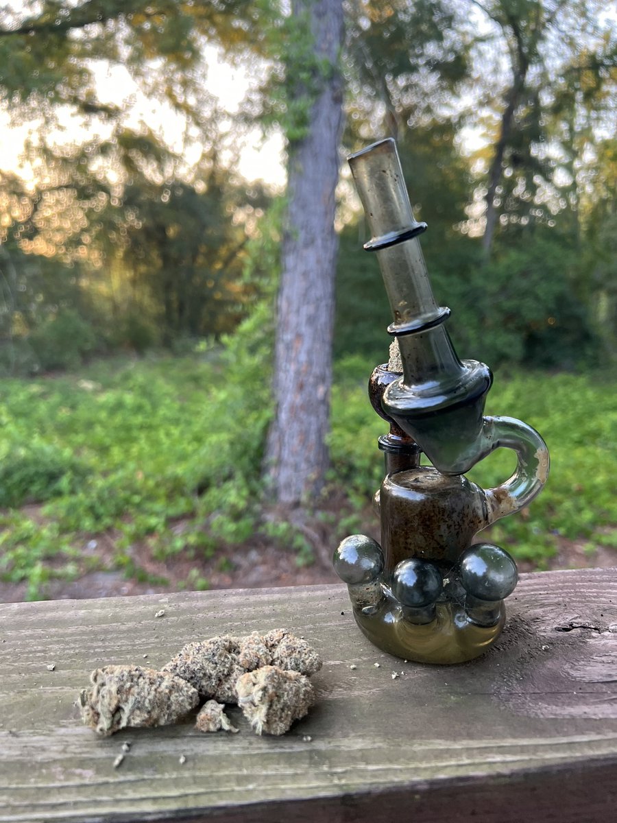 Good morning ya beautiful stoners ☀️ rise and shine!
Wake n bake with your favorite stoner mom this morning it’s time for some Georgia pie ♥️