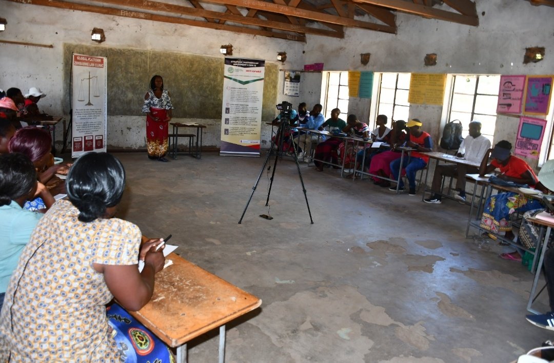 activista_zim's tweet photo. The LPI team, Global Platform Zimbabwe embarked on a four-day trip to Mbire, a district in northern Zimbabwe. The trip was part of the SPAII project, which aims to end gender-based violence (GBV) in the region.
https://t.co/AiBVjOHNSo https://t.co/clzEDeS1Hn