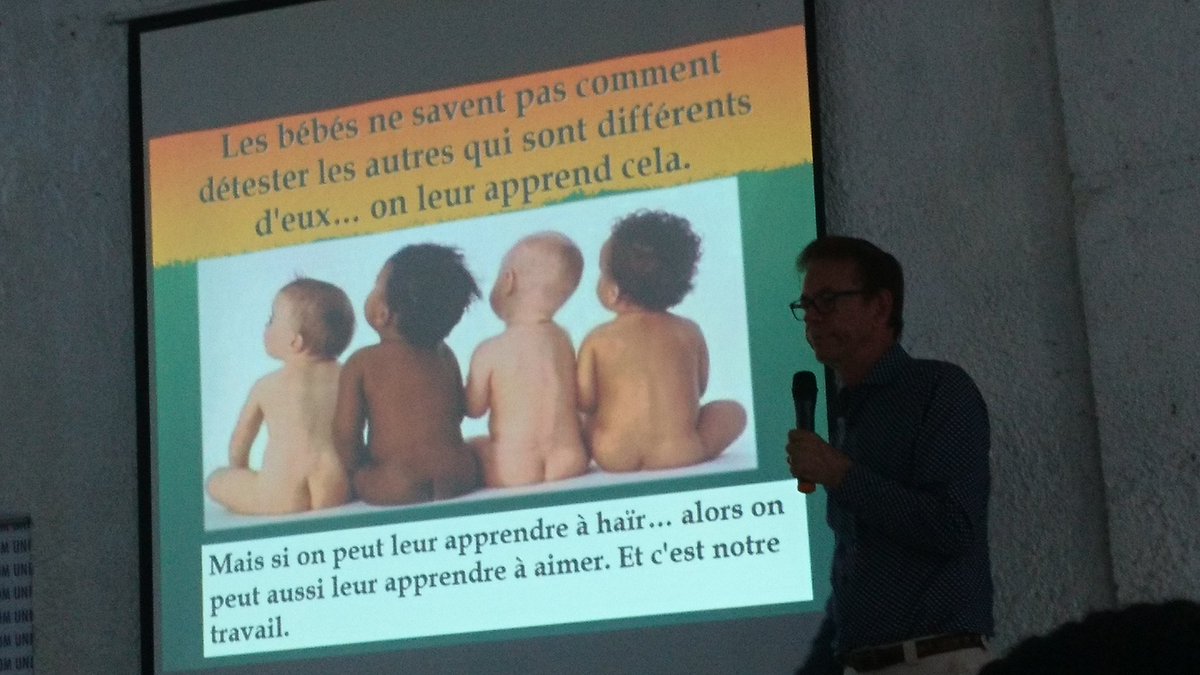 MuhiraLaurence's tweet photo. Journée internationale du vivre-ensemble en paix #IVEP.Grâce au dialogue, à la solidarité, à l'esprit de justice, au respect DH et à l'absence d tt formes de discrimination nous parviendrons à promouvoir et défendre la paix en tant que valeur unique #AYLFCampusDuLac @Unigom_RDC https://t.co/ExQUYYyYdd