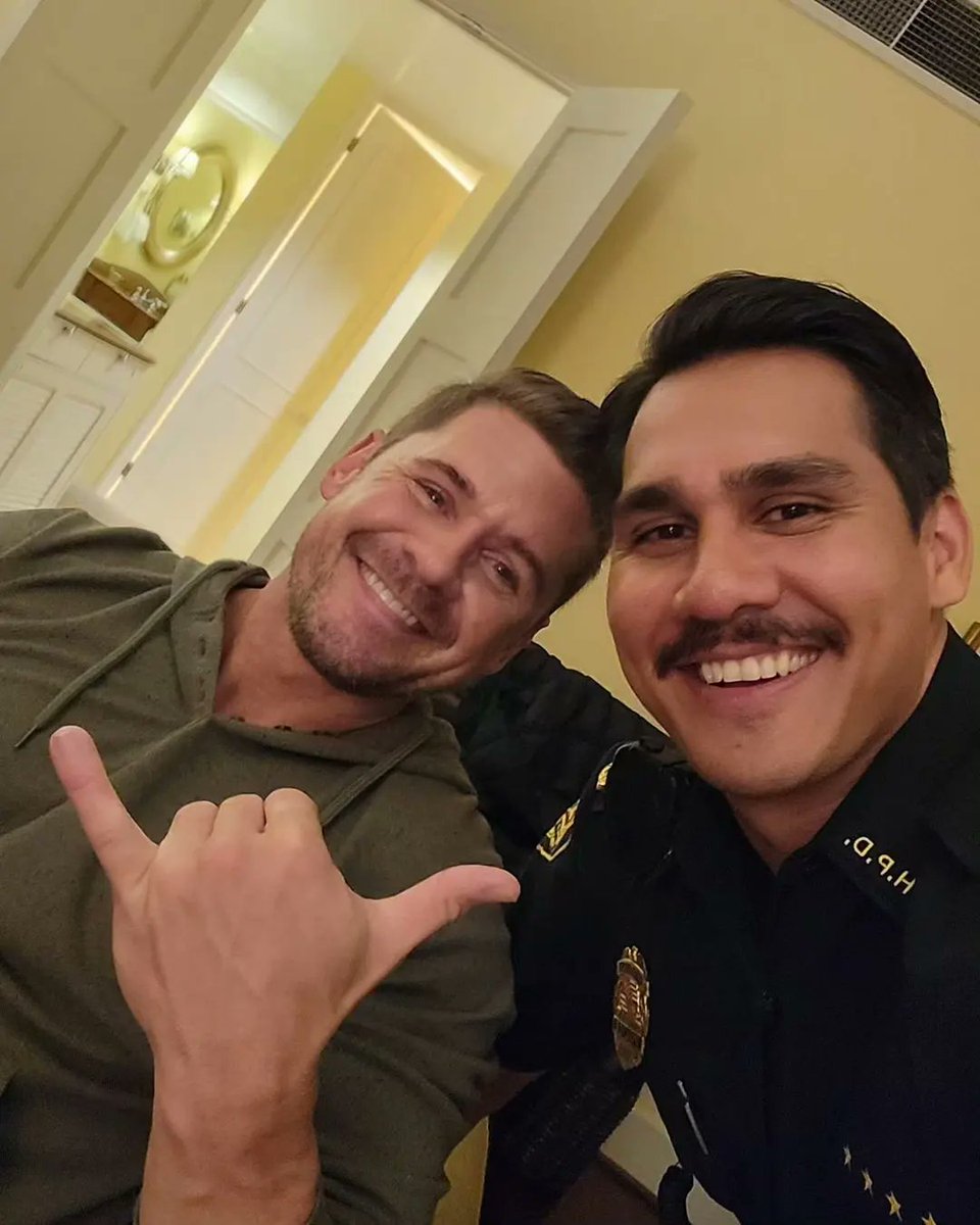 Awesome pics from local guest star  Ioane Goodhue who plays Captain Akana in TONIGHT'S @ncishawaiicbs! You guys bettah watch, kay! 🤙

#NCISHawaii #NCISHawaiiOhana #NCISHI 
See the IG post for more:
instagram.com/p/CsSdao7uVpp/…