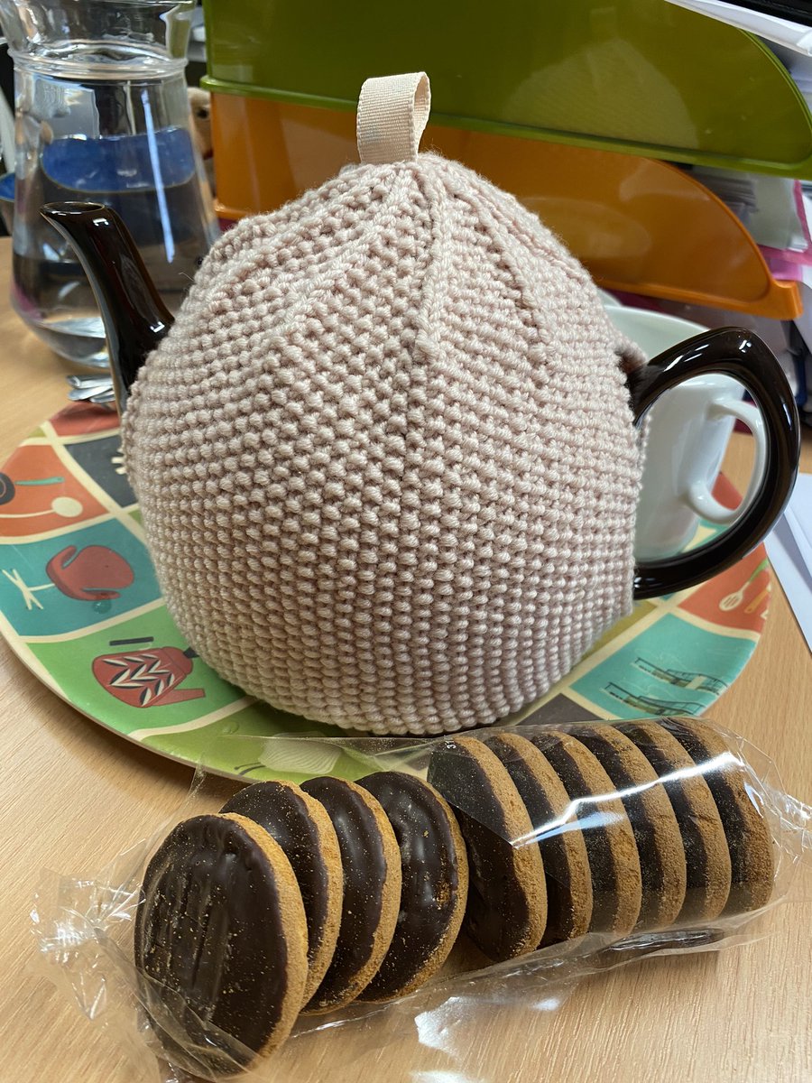 qualitydog's tweet image. #LibPMC Conference prep is well underway - assisted by Jaffa Cakes and a pot of Yorkshire tea. 
If you are presenting at #LibPMC what are your favourite snacks?