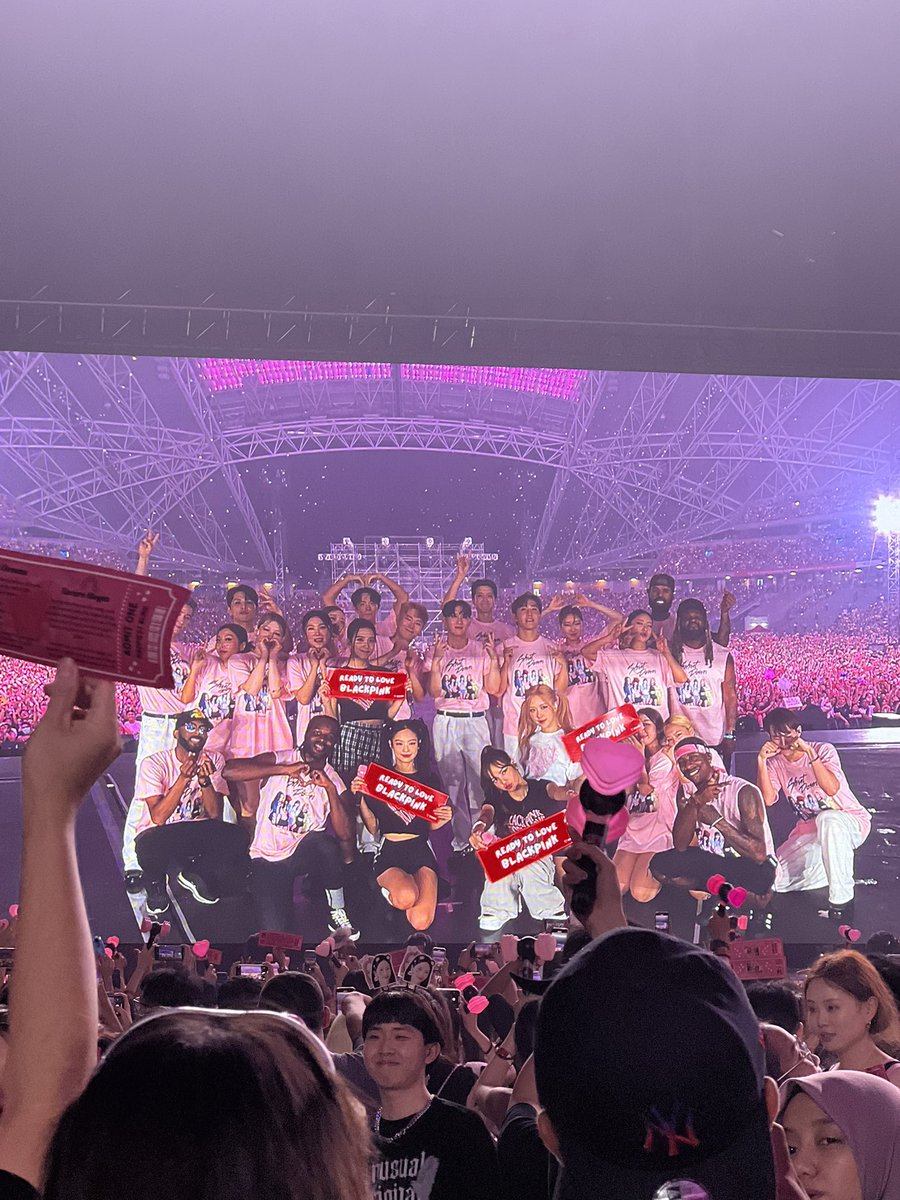 cinnakookroll's tweet photo. bornpinkinsg 🖤💗 https://t.co/6Q6V3HaiI0