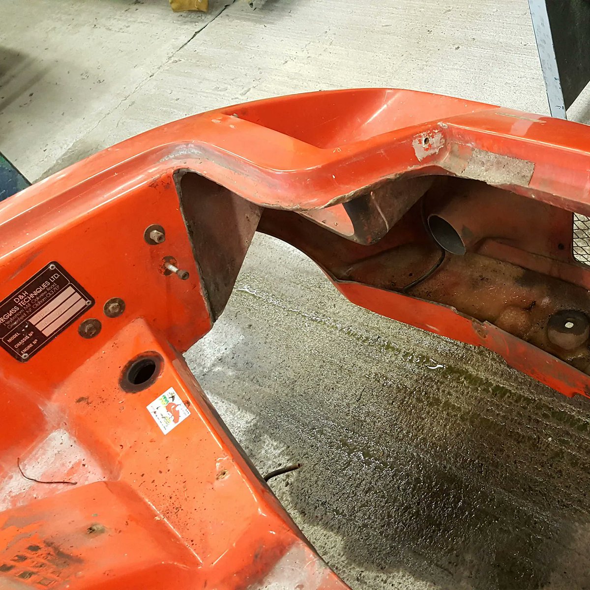 70sResto's tweet image. Making progress on our #Midas #MkII restoration project! 😄 The front subframe and engine are out and ready for some much-needed TLC. Excited to see what improvements we can make to this classic car. #MiniMidas #CarRestoration #ClassicCar #ClassicCarRestoration #AutoRestoration