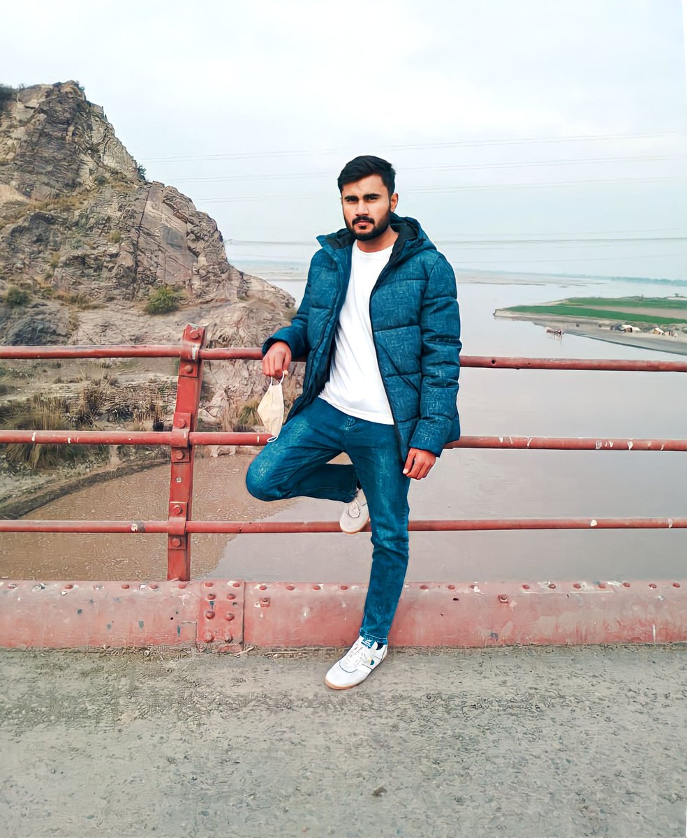KashifA65897740's tweet image. #kashif #ahmad #photo #follow #INSTAGRAM kashif Ahmad 56 
#student #Bridge
