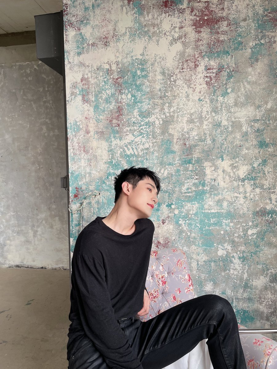 by_verivery's tweet photo. [#용승]       

재밌겠다😊
기다려줘서 고마워

#YONGSEUNG #베리베리 #VERIVERY https://t.co/ltRsEx0gX6