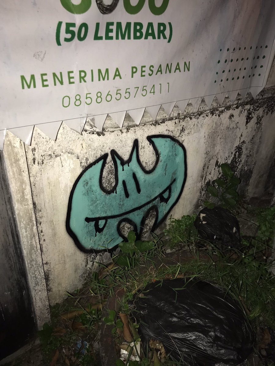 briadiso's tweet image. No space for blank. Antistyle is fun. Full of smile. #briadiso #wijaseta #antistyle #ignorantstyle #trashgraff #graffiticharacter #graffiti #logos #ykc