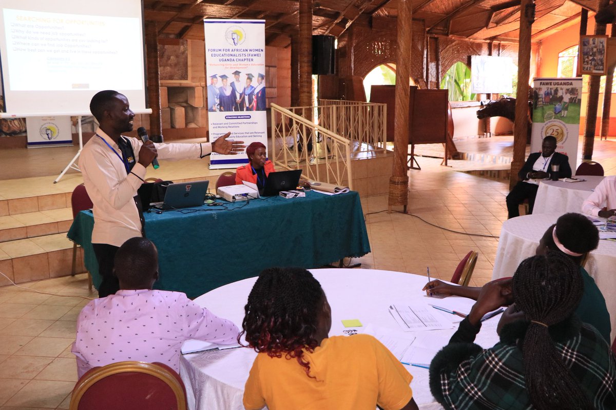 FAWEUganda's tweet photo. Day Two of the #SchoolToWorkTransition workshop.
Joseph Israel, Managing Director CME took students through the session on how to search for job opportunities, write a winning job application and building a smart CV/resume.
#UnlockingPotential https://t.co/sj49zueIQV