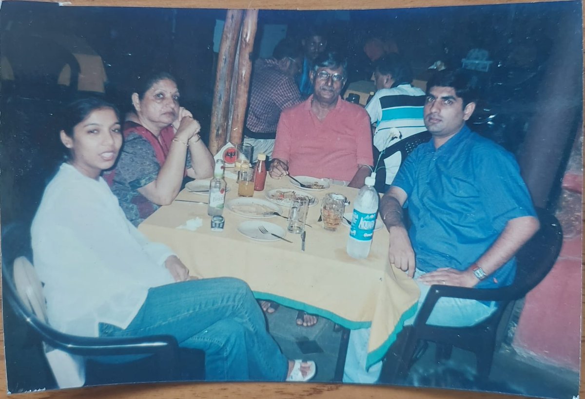 rohini9247's tweet photo. Testing the power of the internet to unite these 2 photos to their rightful owner. They landed up at our office with a bunch of book donations. I dont have the heart to throw them away cz 1 of the photos has a cute msg at the back. If u recognise anyone in the photos pls DM me! https://t.co/9ehSiQGHMk