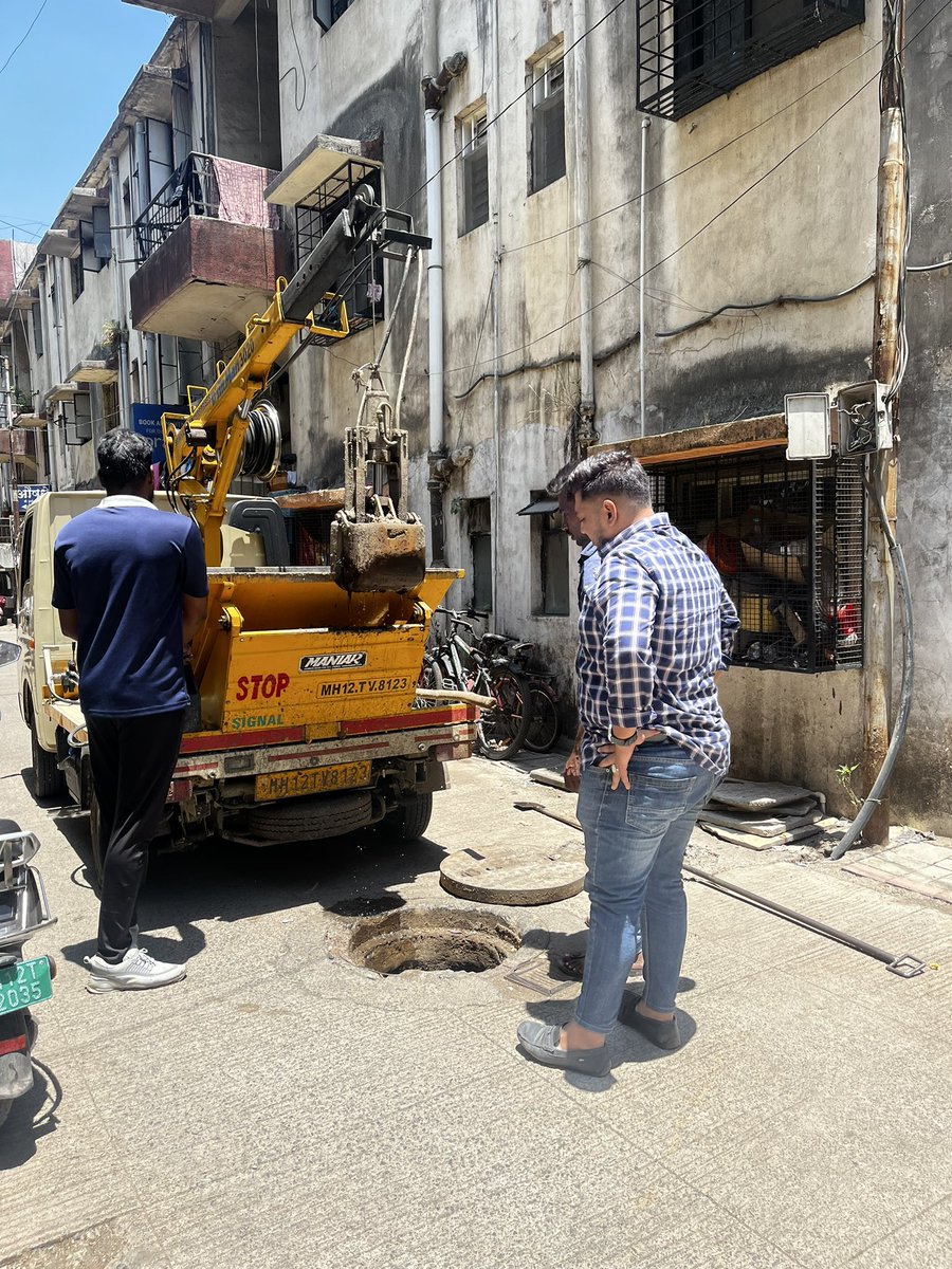 sahilskspeaks's tweet photo. 🙌 Thank you @PMCPune and team who went the extra mile to clean and maintain the sewage drainage system!
Thank you for making our city cleaner! #GratefulCitizens #SewageCleanUp
@NCPspeaks
@supriya_sule
@JagtapSpeaks
@KakaChavanNCP https://t.co/yIZU5DM8lN