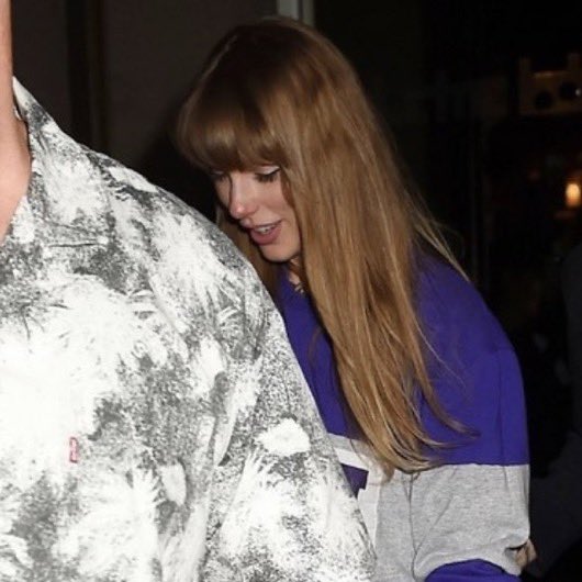 Taylor Swift Updates on Twitter "Taylor seen leaving Electric Lady studios last night in NYC!"