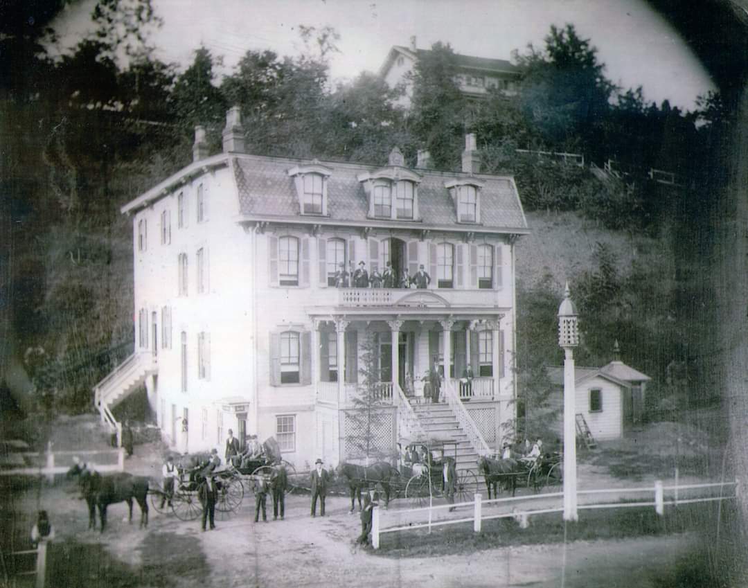 🅾🅳🅳🅿🅸🆃🆃🆂🅱🆄🆁🅶🅷 on Twitter "The infamous Evergreen Hotel in the North