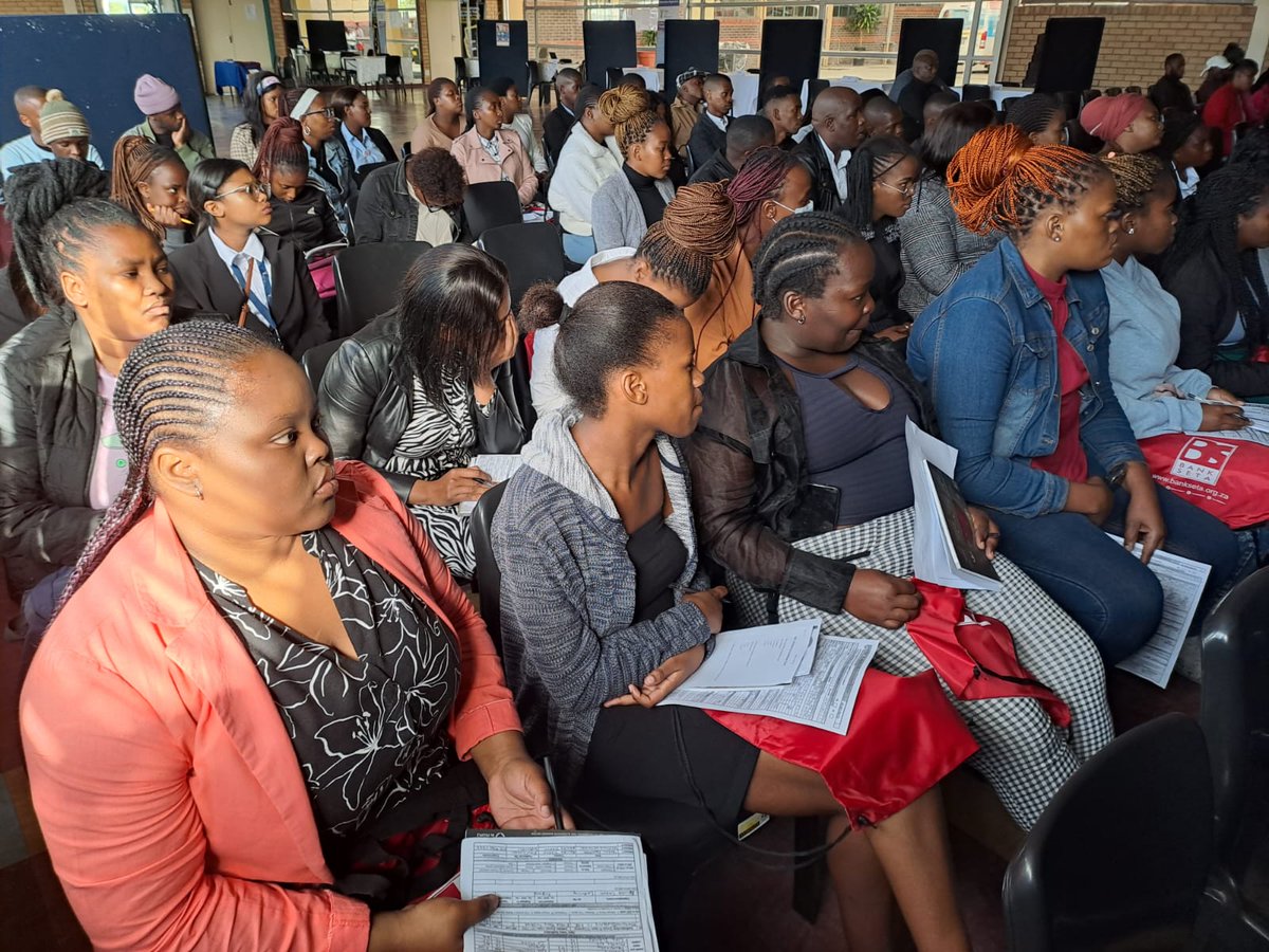 Today at our #FBC Khayelitsha campus, we’re having our 2023 career fair with a group of students who are all currently doing N6 in Business Management, Financial Management and Public Management.  

#Careerfair2023 #FBCMyDreamMyCollege #StudentDevelopment
