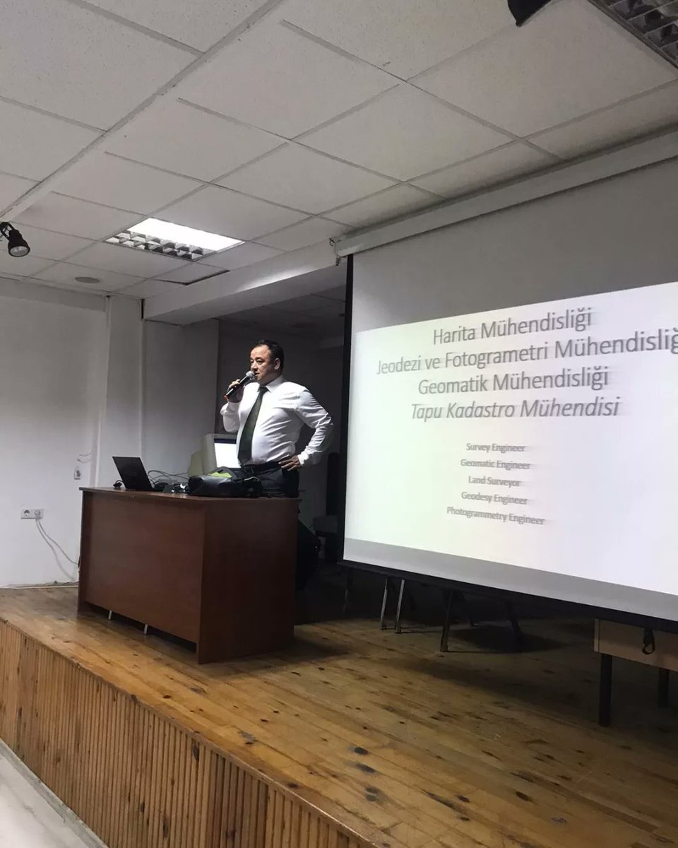 1993Eal's tweet photo. Mersin üniversitesi mühendislik fakültesi harita mühendisliği anabilim dallı öğretim üyesi Prof Dr. Murat YAKAR tarafından  mesleki kariyer günleri kapsamında öğrencilerimize mesleki rehberlik yapıldı..
#Eal1993 https://t.co/oGB1pCMdbc