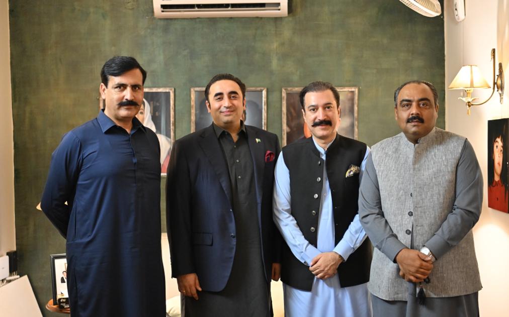 GhaisAslam's tweet photo. PPP Azad Kashmir cabinet held meeting with honorable Chairman PPP @BBhuttoZardari. Breifed him activities of PPP AJK &amp; discused further policies for upcoming events. https://t.co/X1Lp3rwW6Z