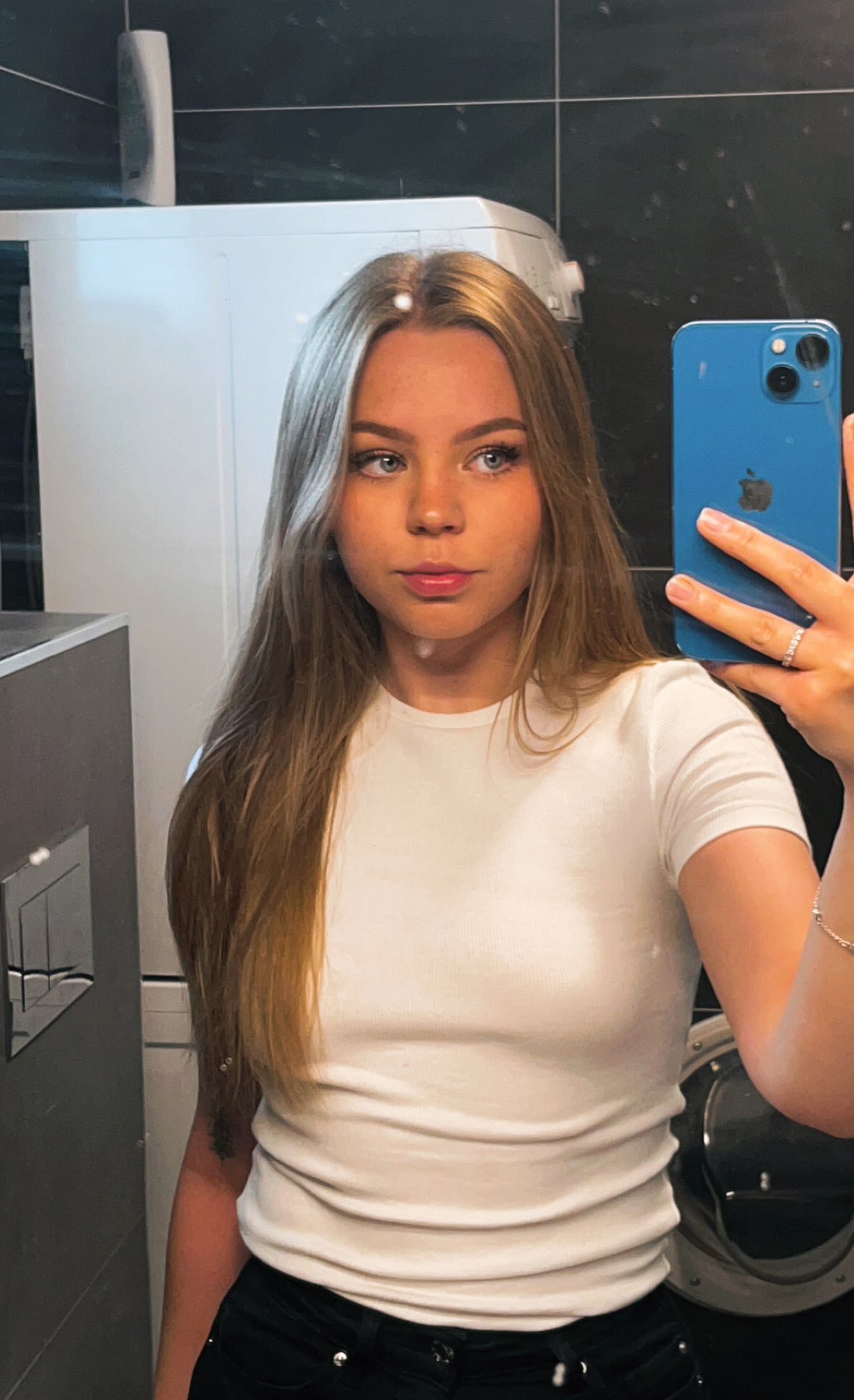 Vårin on X: hei twitter t.covyZUi81ZVo  X