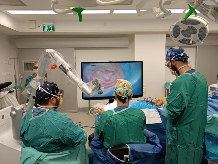 لأول مرة في إسرائيل وتحديدًا في مستشفى إيخيلوف يتم إجراء عملية جراحية لزرع القوقعة