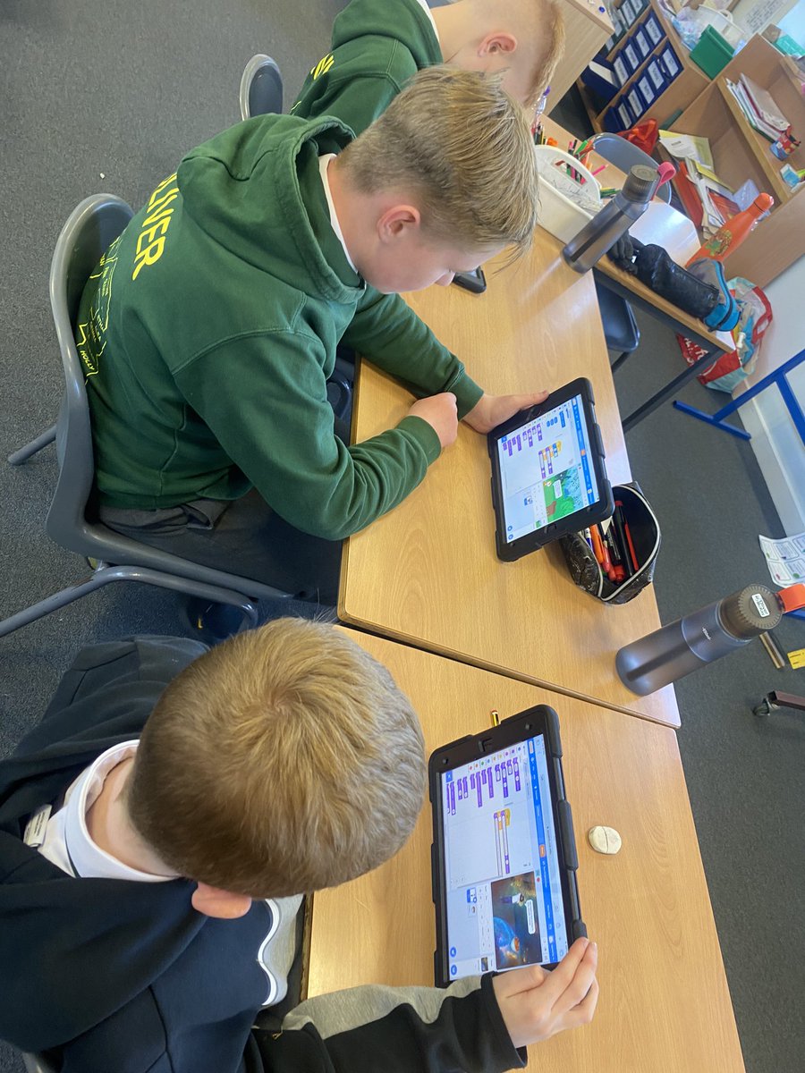 Miss Hollinger tweet media