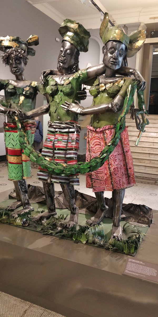 Last Friday I was delighted to share my experience in #activism #antiracism with students in <a href="/MUFroebelDICE/">DICE in Froebel</a> <a href="/MaynoothUni/">Maynooth University</a> working in education. Decolonising  the Curriculum,  an interesting module. We also learnt #Swahili what a great afternoon... See beautiful Nigerian art below