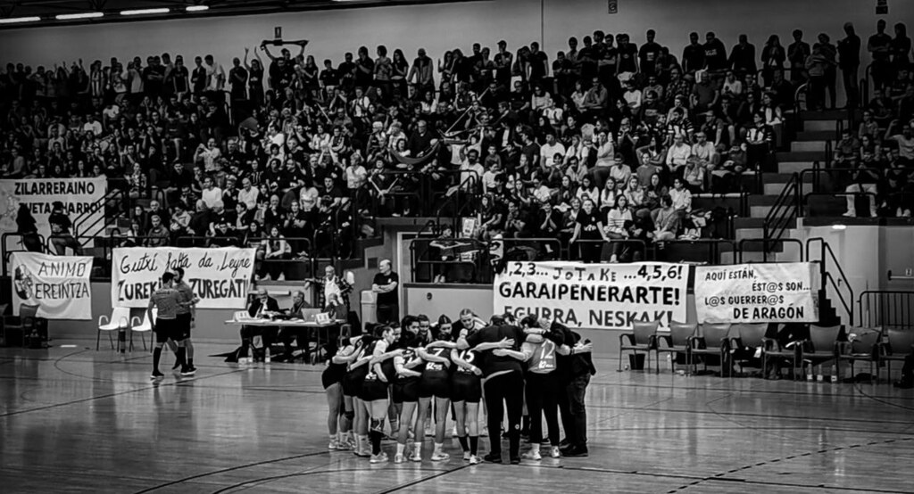 ereintza's tweet photo. Mila esker asteburu hau izan den bezain izugarria egin ahal duzutenoi. ZILARREZKOAK GARA!

Muchas gracias a lo que habéis hecho que este finde semana haya sido tan increíble como lo ha sido. ¡SOMOS DE PLATA!

@juneromatet  @ikercasta_  @OArgazkiak https://t.co/ABKjhDdGd7