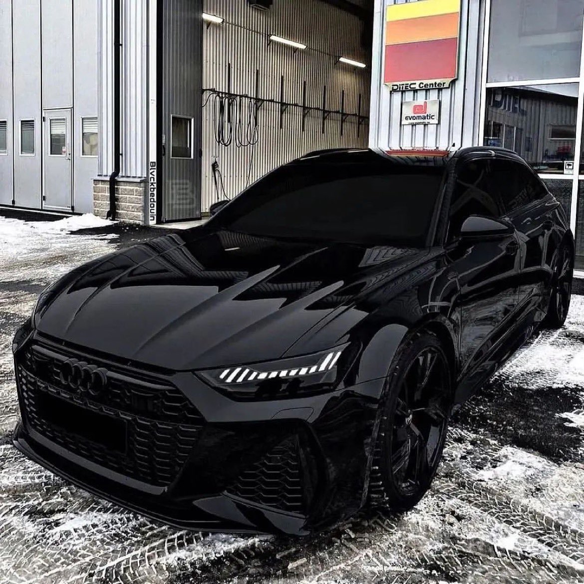 FULL BLACK 🏴‍☠️