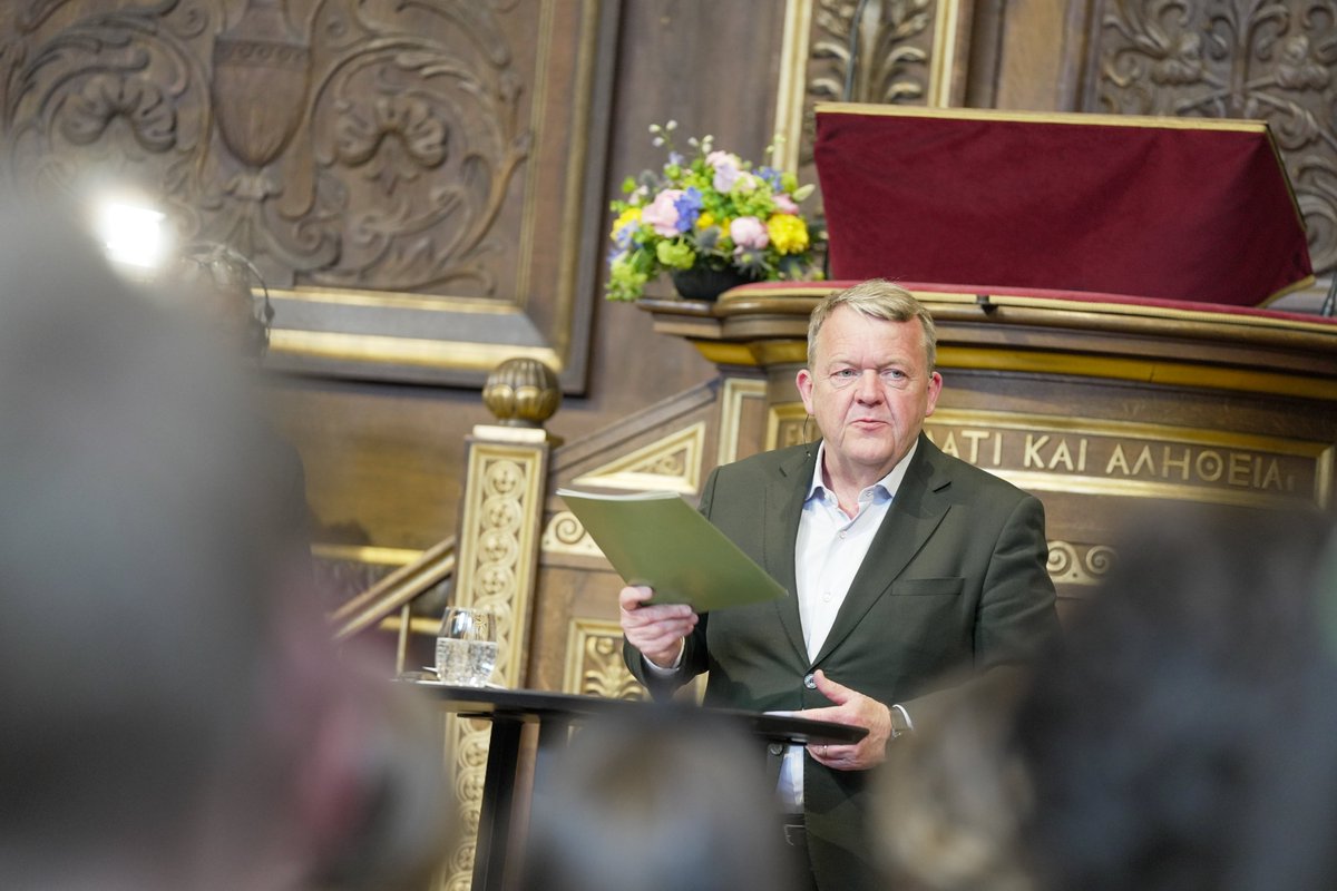 DanishMFA's tweet photo. 🇩🇰 FM @larsloekke: ”Happy to launch new Danish foreign and security policy strategy today. Russia’s war in #Ukraine &amp; increased global tensions have made the world more unstable and insecure. Calls for stronger focus on European security &amp; more robust global partnerships.” #dkpol https://t.co/aHJiUGcKxS