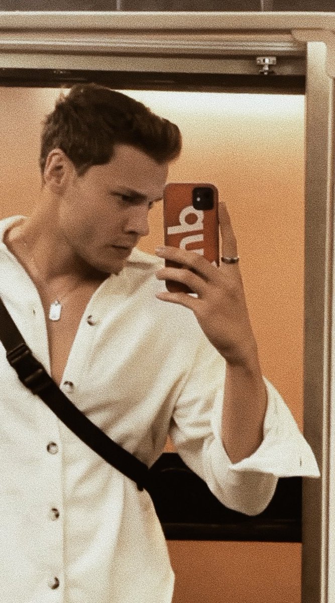 AytolPics's tweet photo. Mirror pictures ❤️‍🔥

#AyTol https://t.co/7KHnoueaXa