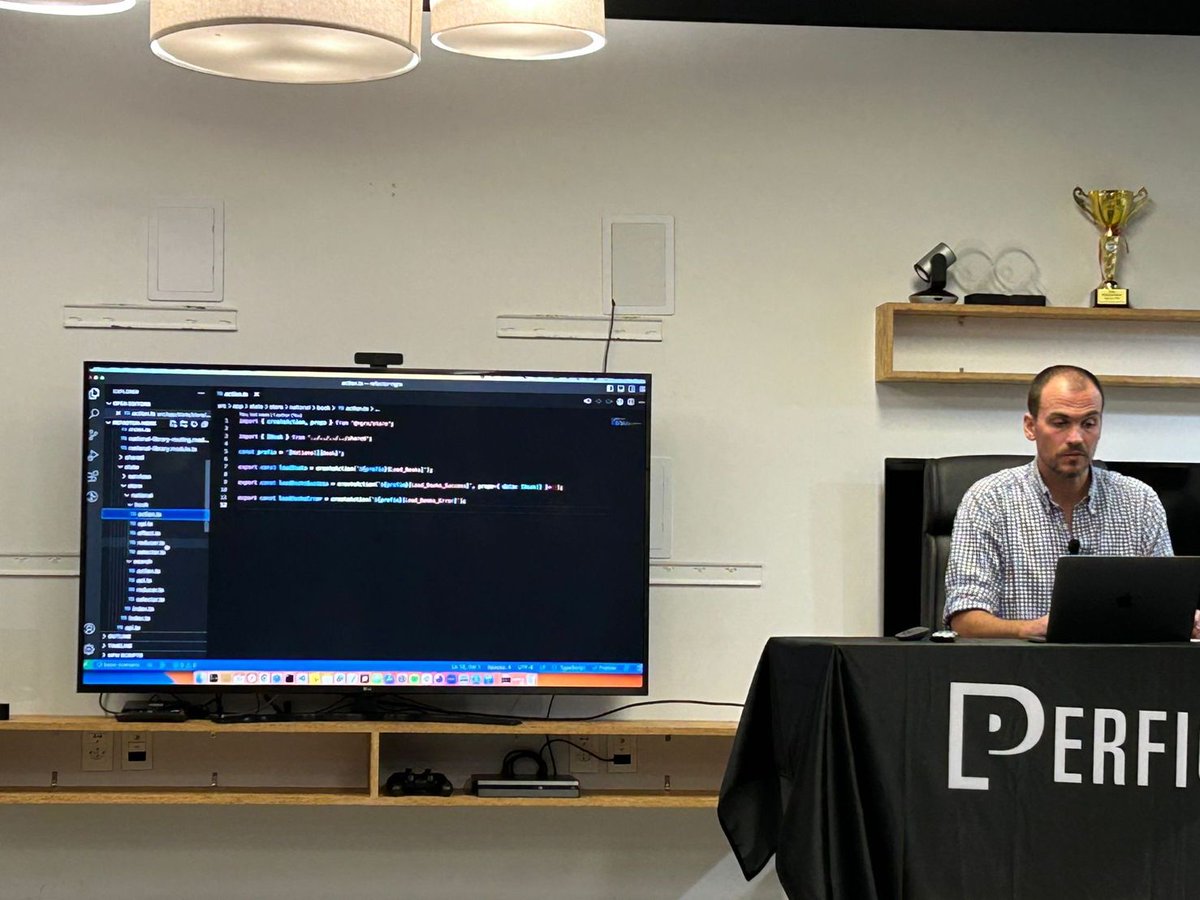 Perficient's tweet image. Awesome time connecting with brilliant developers at the #AngularMeetUp! Sharing knowledge and diving deep into the world of @angularMVD! Looking forward to the next one!
