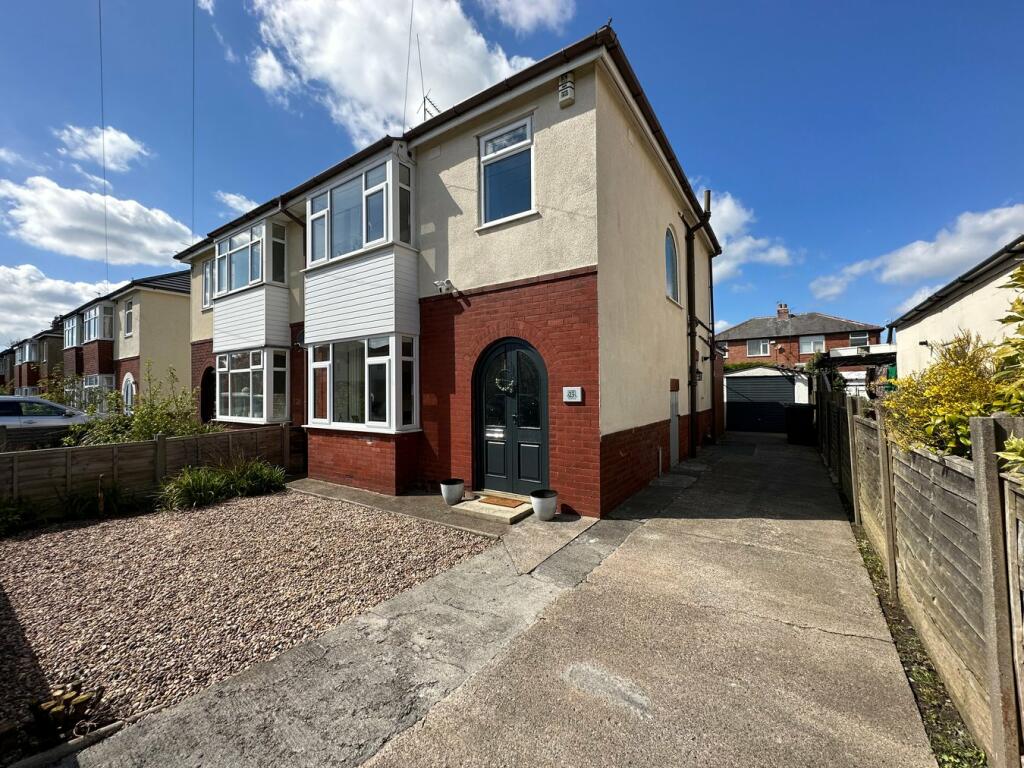 ClickEstatesUK's tweet photo. Stunning semi detached executive family home on the market 🏡🔑

📍Lythcoe Avenue, Fulwood, Preston, PR2

𝗩𝗜𝗘𝗪 𝗧𝗛𝗘 𝗣𝗥𝗢𝗣𝗘𝗥𝗧𝗬 𝗛𝗘𝗥𝗘: https://t.co/H3u9gulJcT

📱 01772 717560

🌐 https://t.co/i8f2IPuE8H https://t.co/oTqOcDkF9B